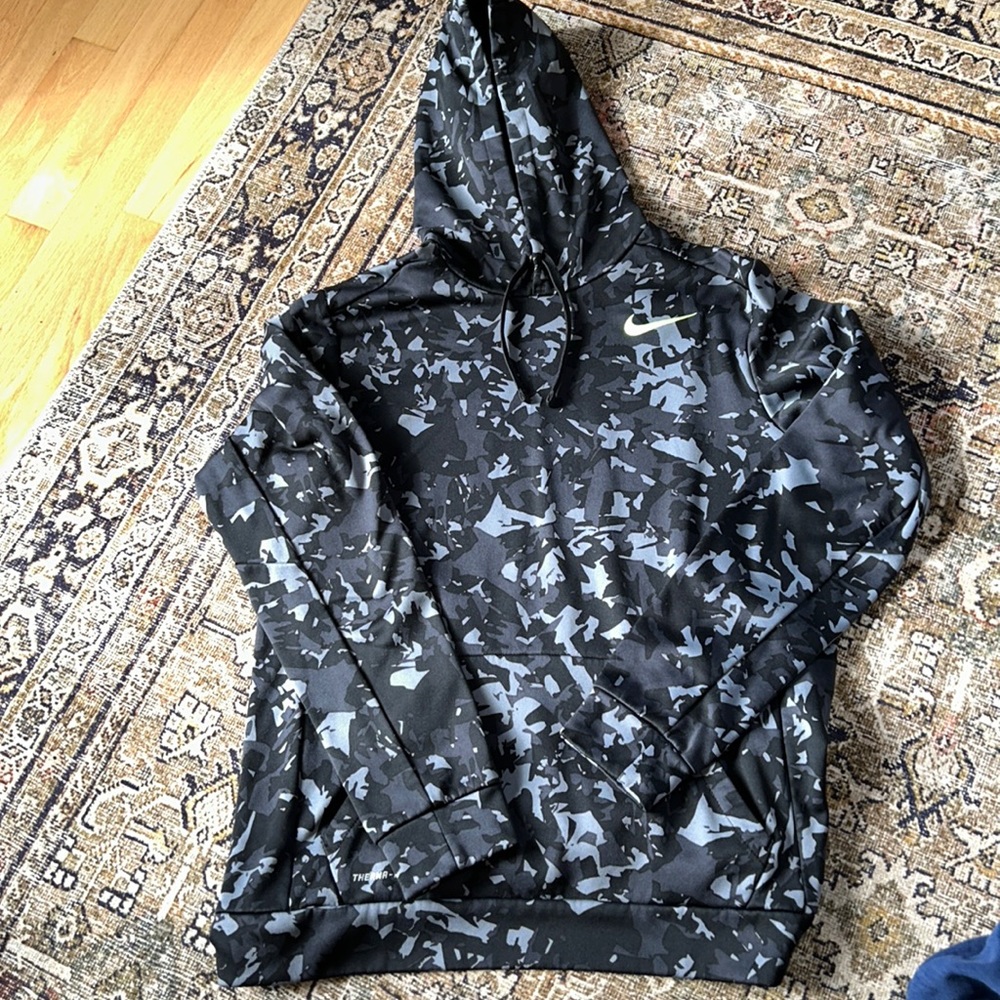 Men’s Nike hoodie. Size large.